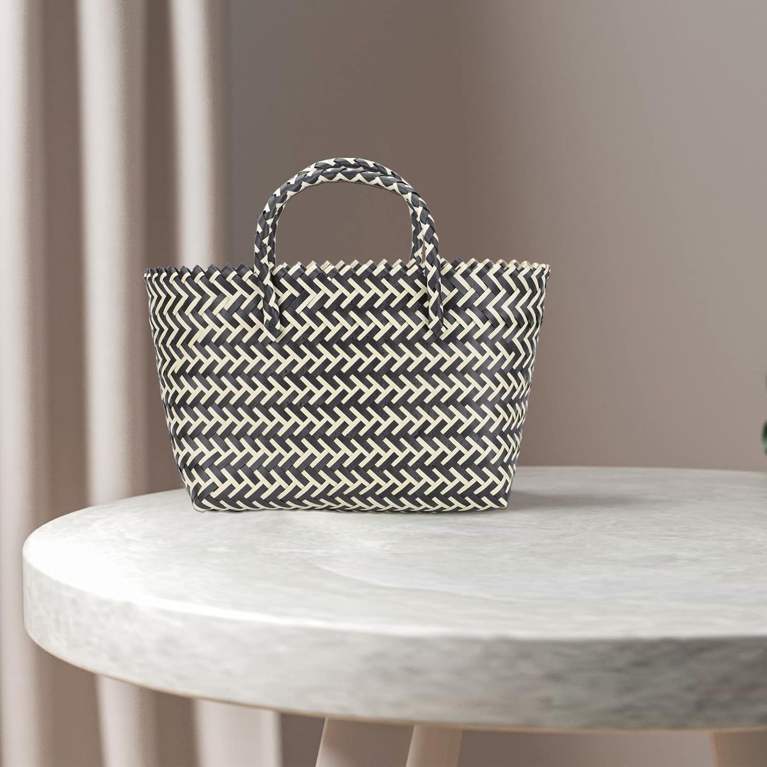 1Pc Urban Handwoven Striped Bag for Women Large Capacity Casual Tote Fashionable Plastic Shopping Bag Lightweight Woven Design for Daily Use