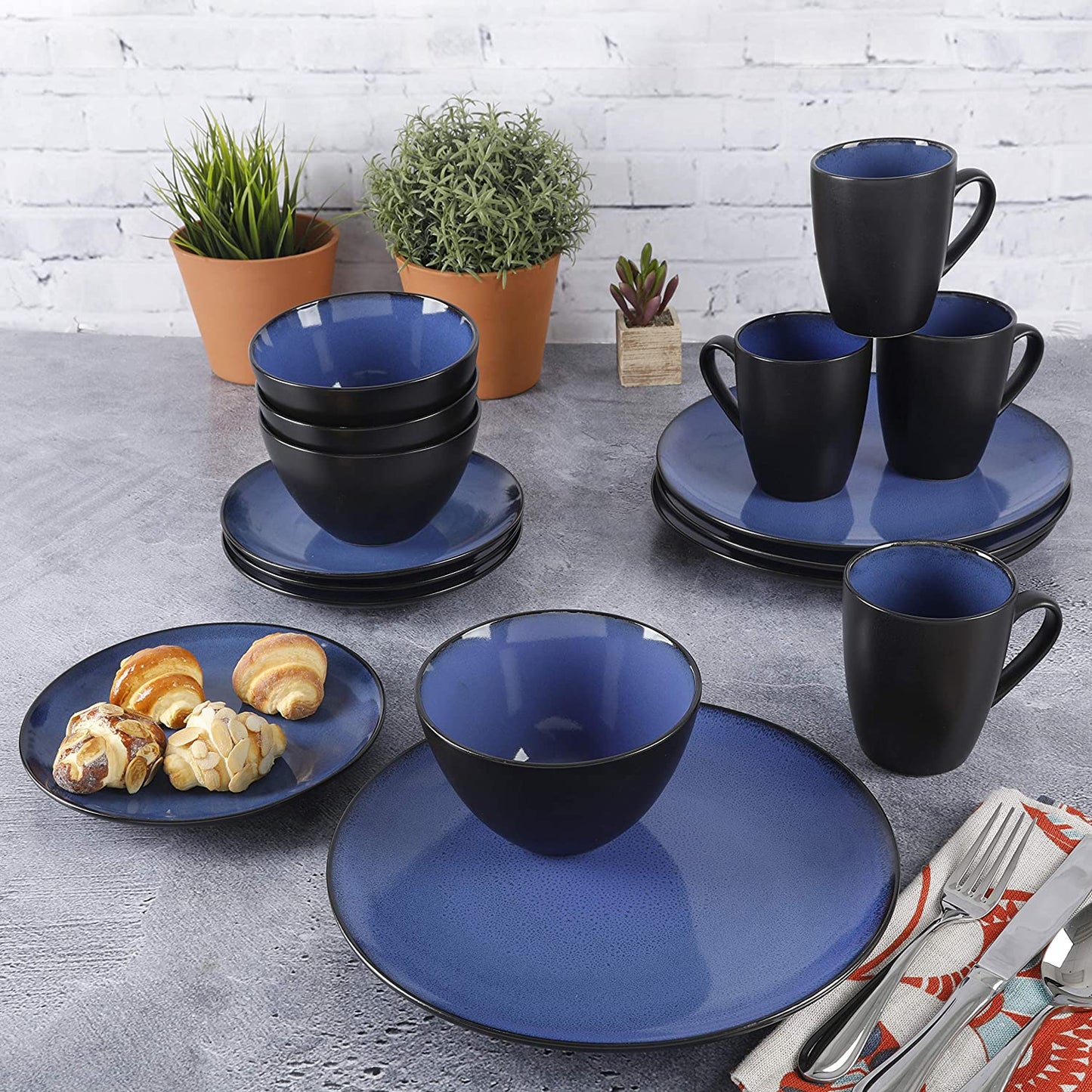 (16Pc) Gibson Soho Lounge round Reactive Glaze Stoneware Dinnerware Set, Service