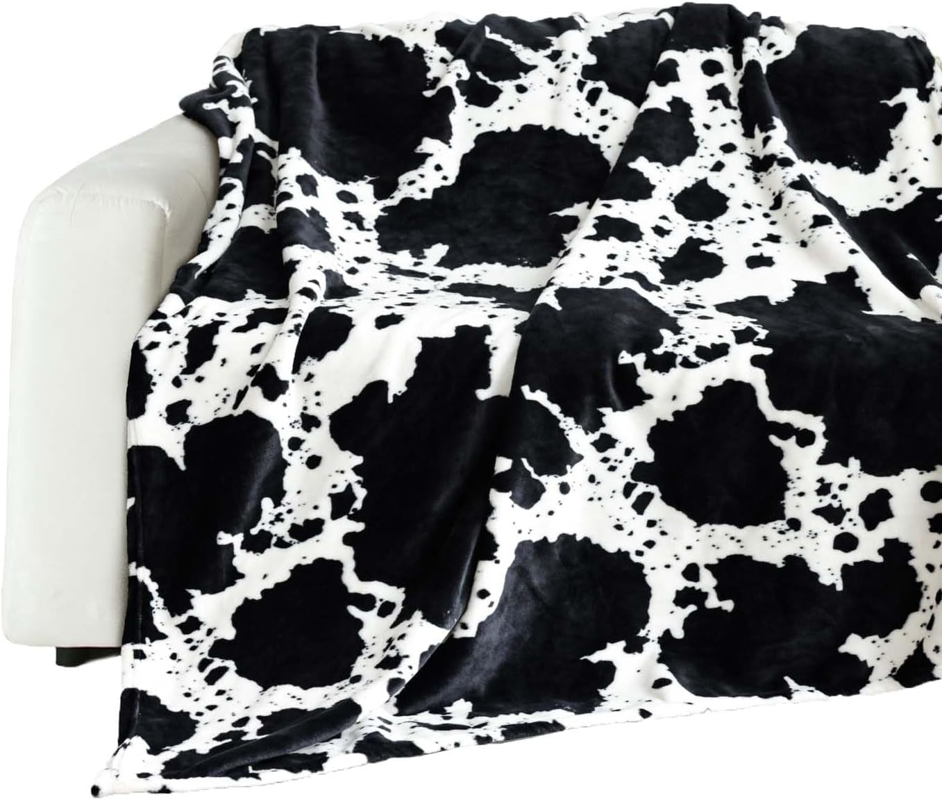 Vessia Cow Printed Throw Blanket for Couch,Bed,Sofa, 300GSM Cozy Black and White Cow Pattern Throw Blanket for Kids Adults Women, Soft Comfy Animal Blanket for All Season Decor(50X70Inch)